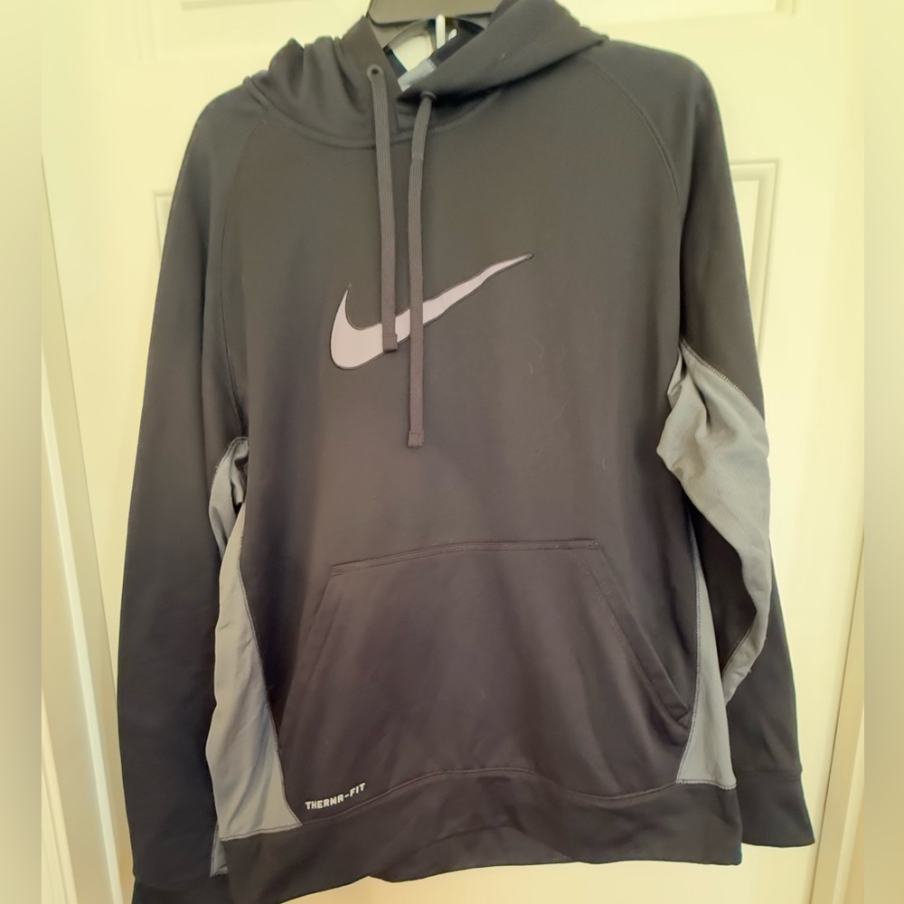 Men’s Nike Center Swoosh Therma Fit Black & Gray Hoodie Size Large